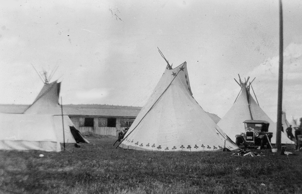 Tepees at Indian Congress in Prineville 1928
